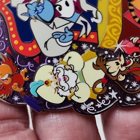 NWT Disney Parks 2023 Aladdin Family Cluster Trading Collector Pin - Picture 8 of 16